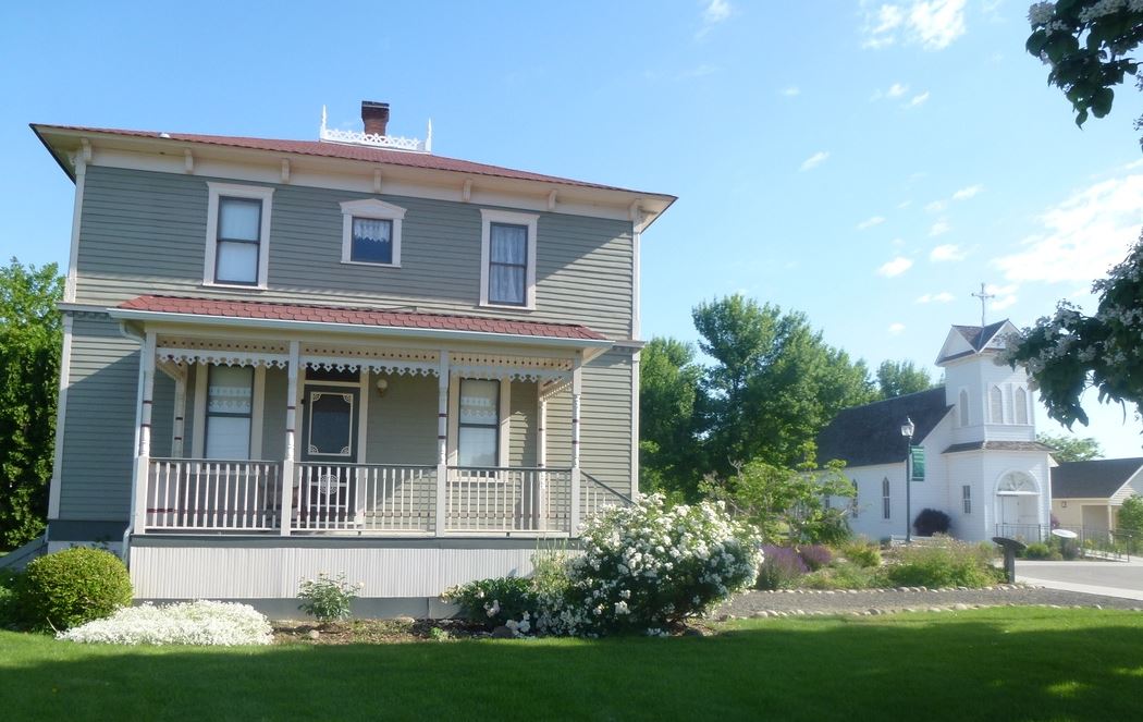 A 1904 Historic Farmhouse Listed on the Washington Heritage Register